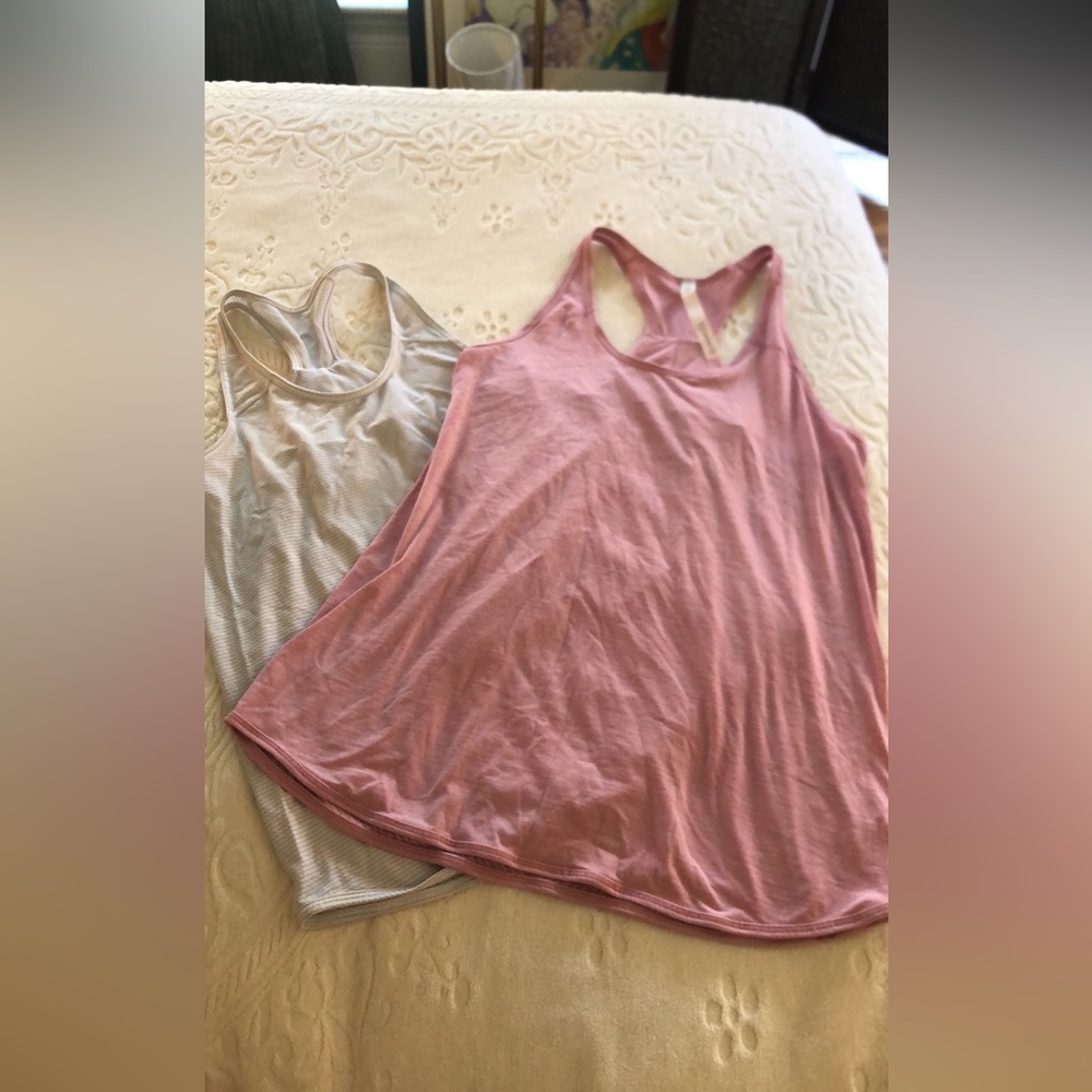 Lululemon racer, back pink and white shirts Yoga run like new condition sz 8 10